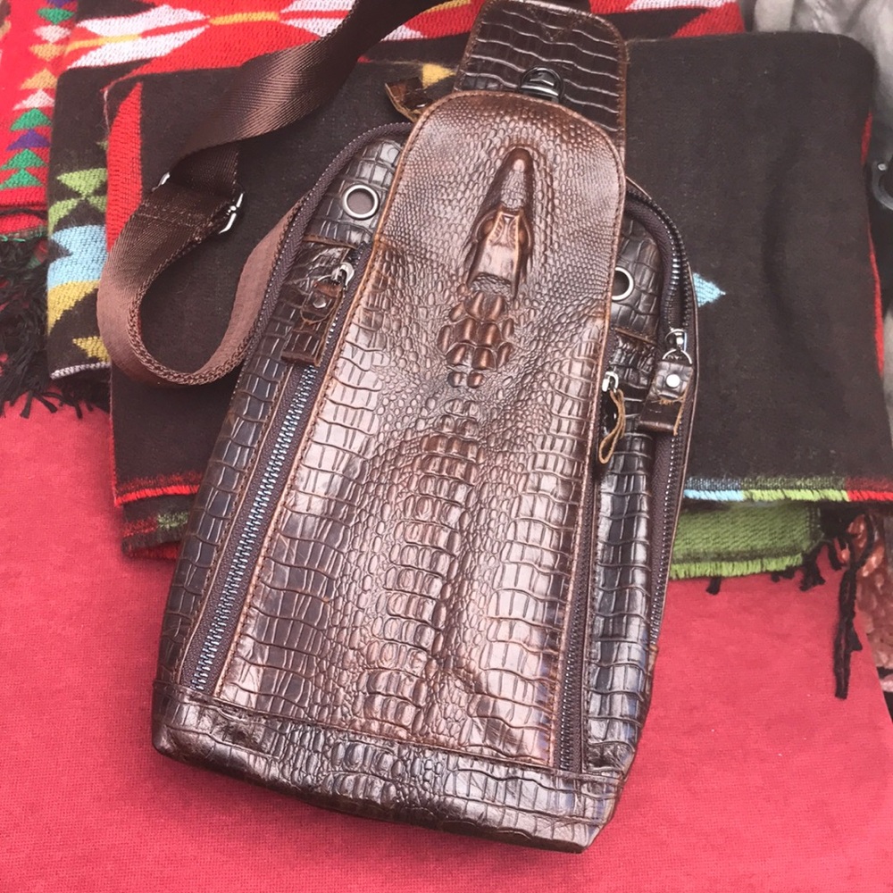 All leather Alligator embossed mini pack. New
